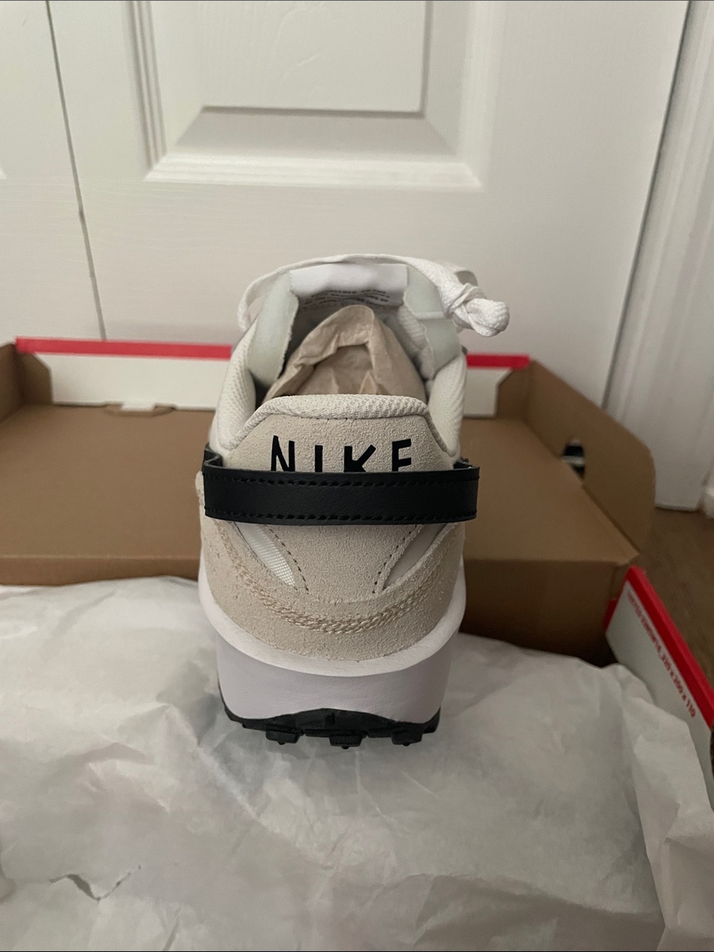 NIB Nike women’s waffle debut. Size 9.5. Sanddrift/black-phantom white colorway - Picture 6 of 13
